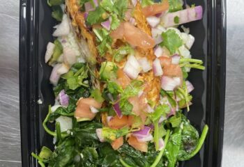 Grilled Salmon w/ pico de gallo, cauliflower rice & spinach