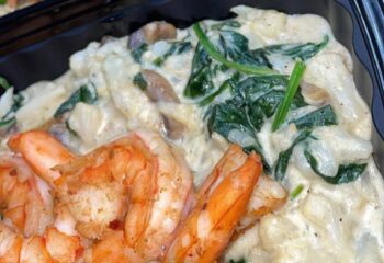 Risotto w/cauliflower rice, shrimp, mushrooms & spinach