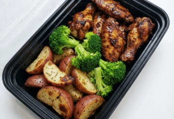 BBQ Jerk Chicken Wings w/ red potatoes, broccoli (5)